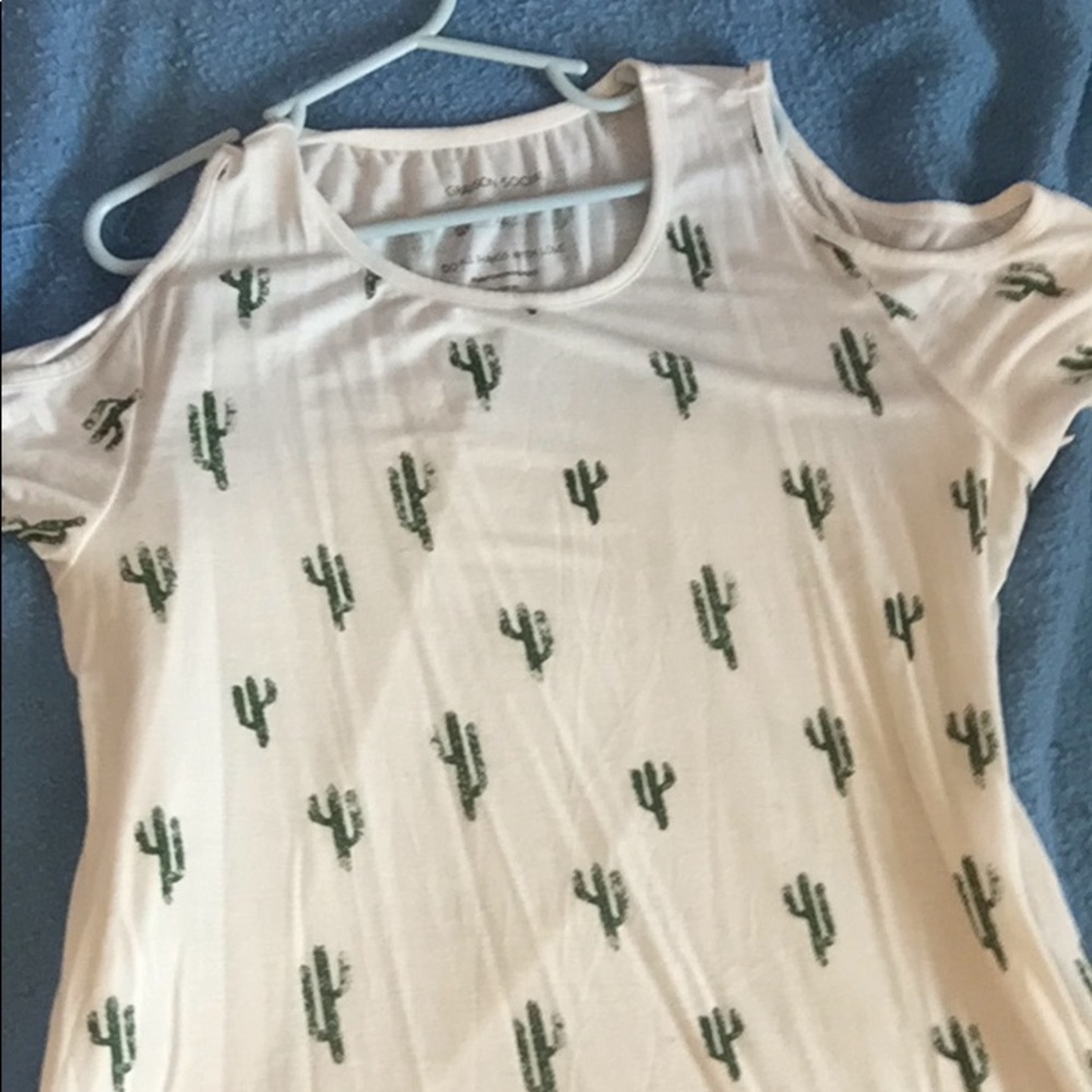Tee shirt